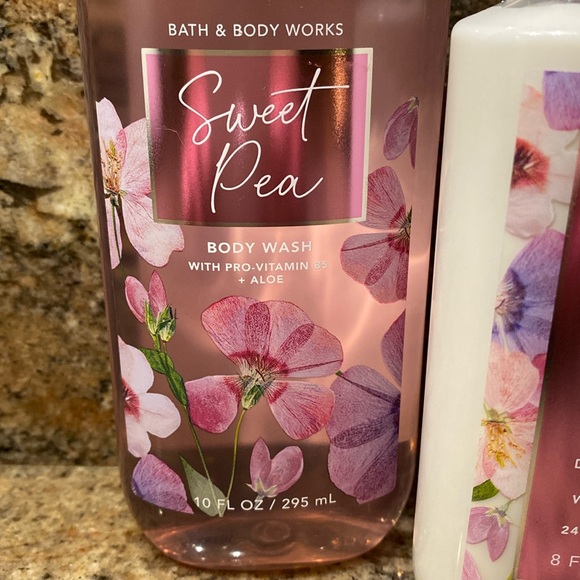 2-pc Set âSWEET PEAâ, BBW Nourishing Body Lotion & Body Wash, NWT + Gift Wrapped - Picture 8 of 9